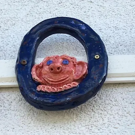 Trollhus - Grosses Familienfreundliches Nyaraló