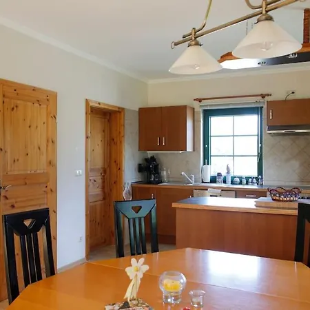 Trollhus - Grosses Familienfreundliches Prázdninový dům Born