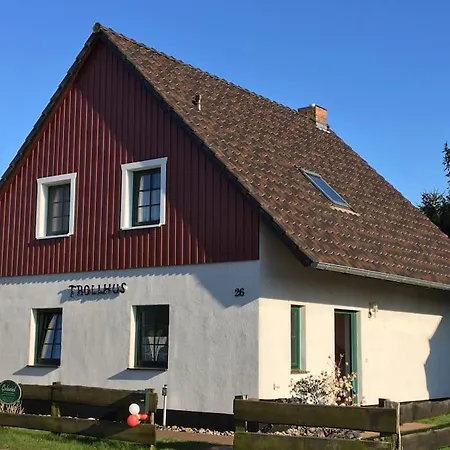 Trollhus - Grosses Familienfreundliches Born