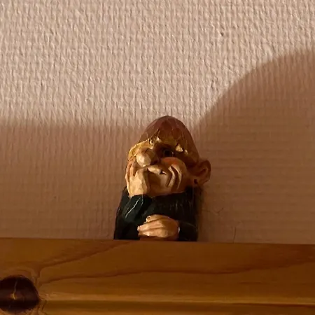 Trollhus - Grosses Familienfreundliches Born